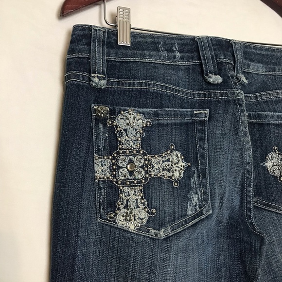 Miss Me Embroidered Cross Rhinestones Whiskered 5 Pocket Boot Cut Jeans Sz 31 - Picture 6 of 10